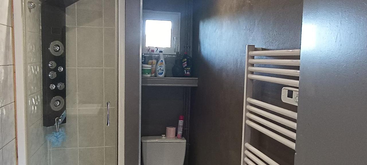 Anneyron Charmante Maison Avec Piscine מראה חיצוני תמונה